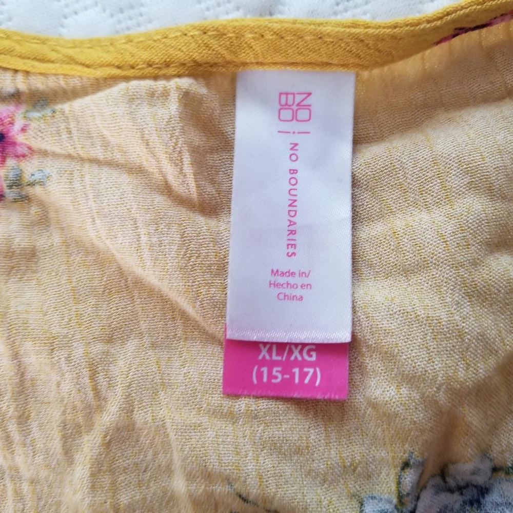 No Boundaries Yellow Floral Top - Picture 5 of 5